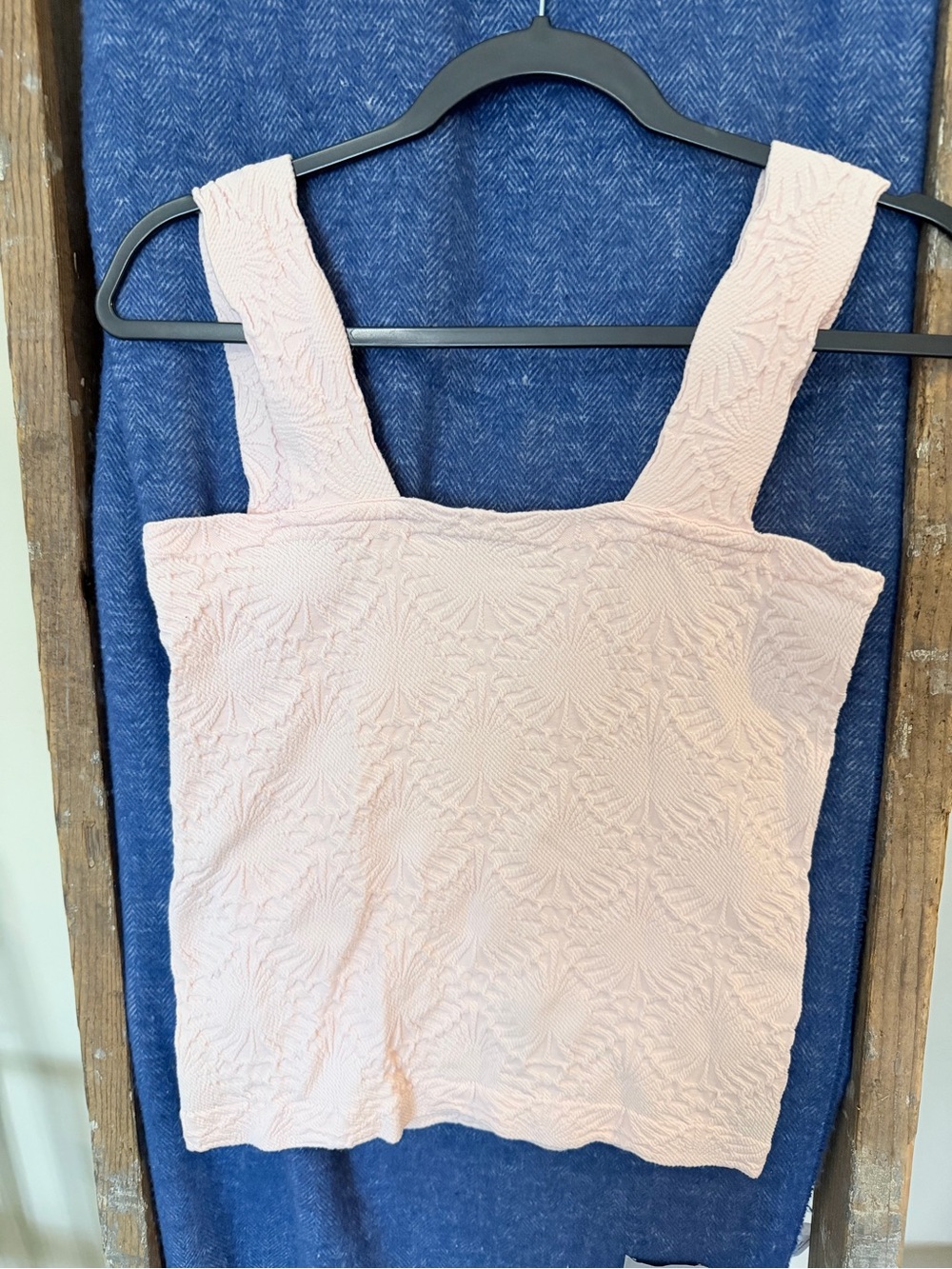 Wallflower Pale Pink Textured Square-Neck Crop Tank